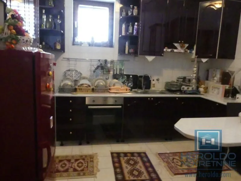 Prodaja, kuća, 380m², Pivara, Jagodina