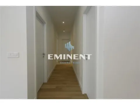 Izdavanje, trosoban stan, 78m², Savski Venac, Beograd - image 4