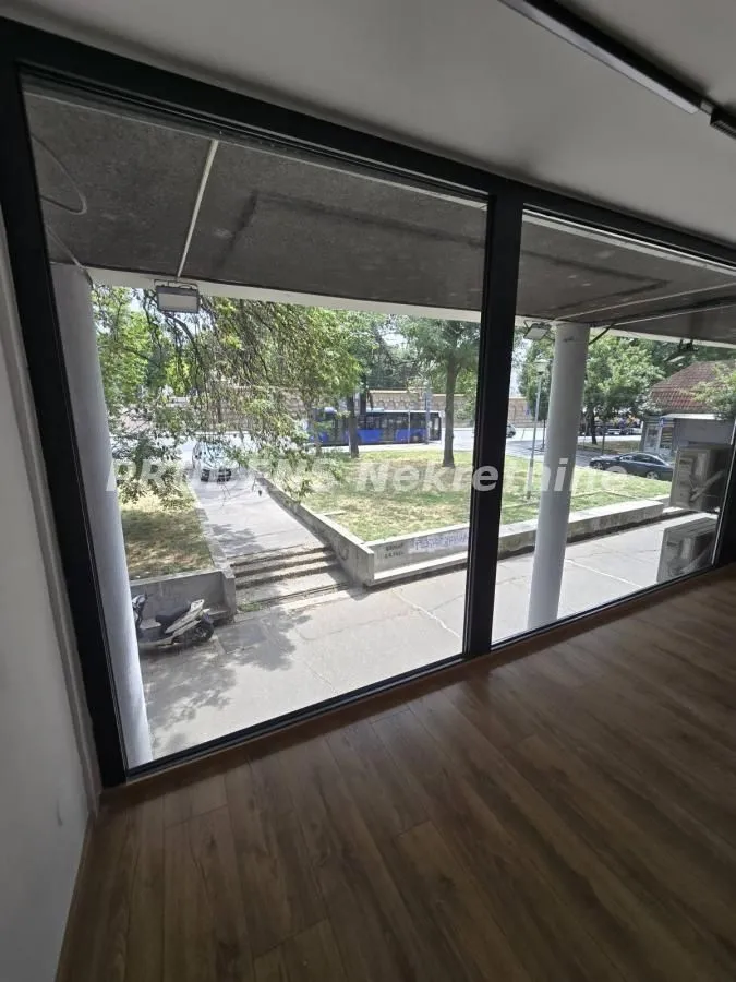 Rent, office space, 296m², Vukov Spomenik, Zvezdara Sve Podlokacije