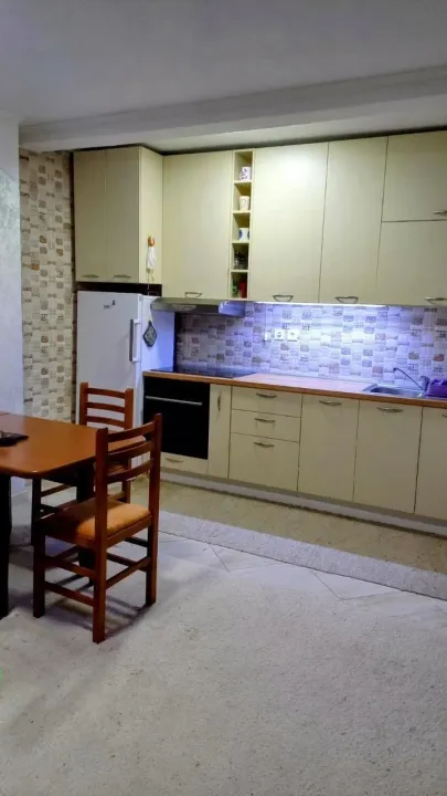 Rent, studio apartment, 40m², Makedonsko naselje, Bar