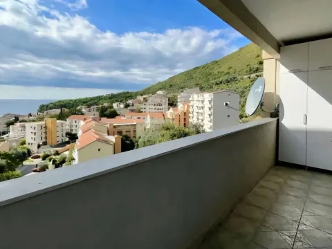 Sale, two bedroom apartment, 70m², Petrovac, Budva - image 2