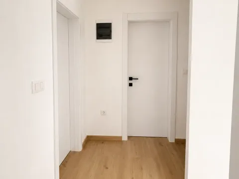 Rent, two bedroom apartment, 90m², Donja Gorica, Podgorica - image 8
