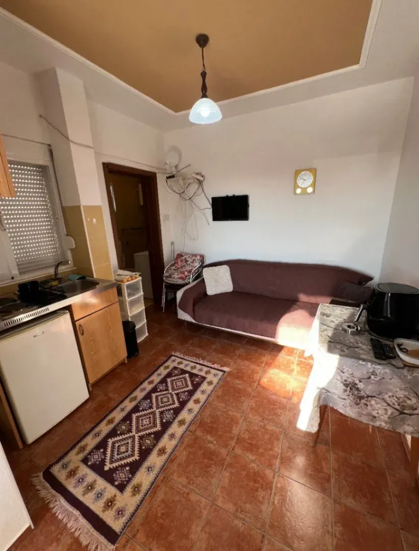 Izdavanje, garsonjera, 30m², Šušanj, Bar