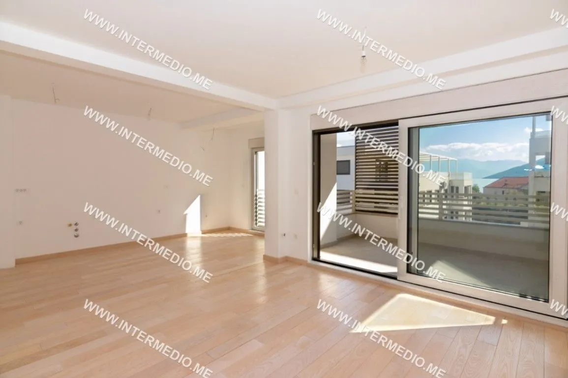 Prodaja, dvosoban stan, 68m², Igalo, Herceg Novi