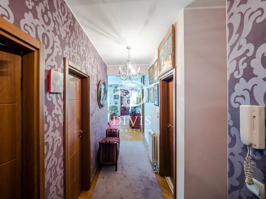 Prodaja, trosoban stan, 81m², Dedinje Beli Dvor, Dedinje Sve Podlokacije