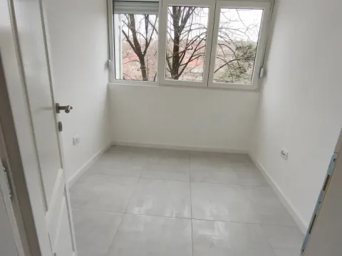 Rent, office space, 50m², Preko Morače, Podgorica - image 6