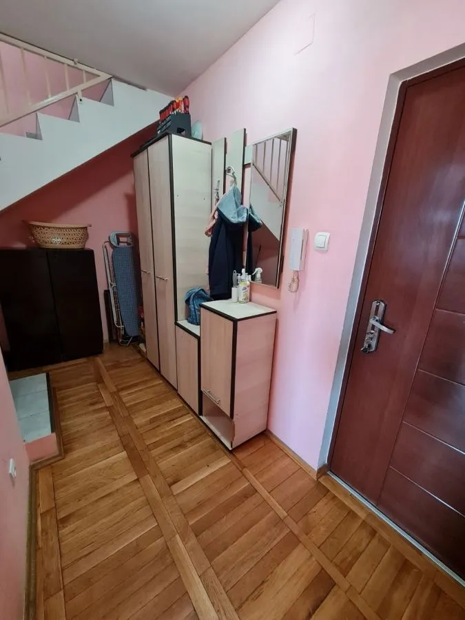 Prodaja, trosoban stan, 69m², Petrovaradin, Novi Sad