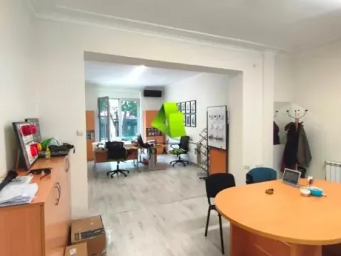 Sale, office space, 92m², Medijana, Niš