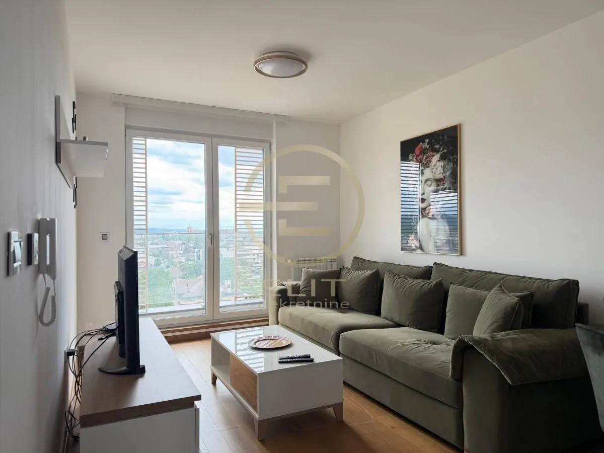 Izdavanje, stan, 43m², Bulevar Evrope, Novi Sad Sve Podlokacije