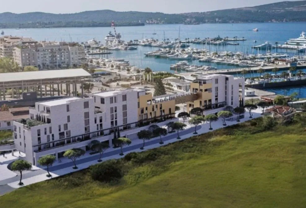 Prodaja, jednosoban stan, 70m², Centar, Tivat