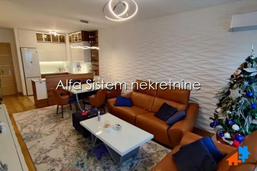 Izdavanje, četvorosoban stan, 110m², Novi Beograd Blok 65, Novi Beograd Sve Podlokacije