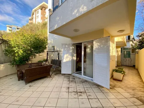 Prodaja, jednosoban stan, 53m², Bečići, Budva