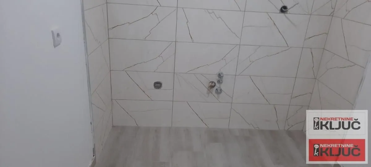 Prodaja, četvorosoban stan, 71m², Adice, Novi Sad Sve Podlokacije