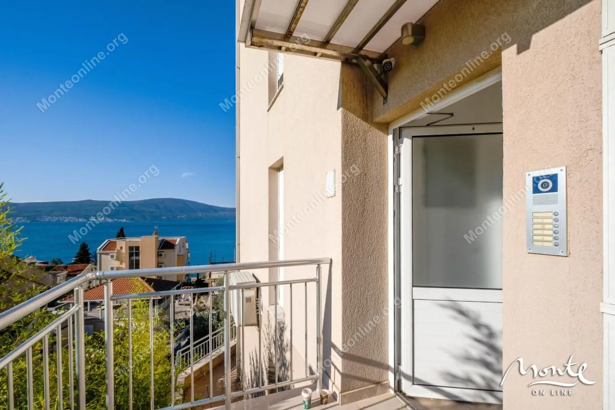 Prodaja, dvosoban stan, 66m², Tivat, Crna Gora