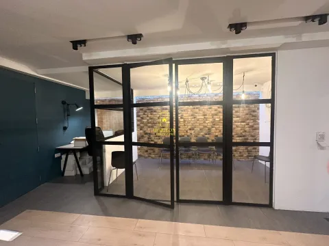 Rent, office space, 42m², Momišići, Podgorica - image 2