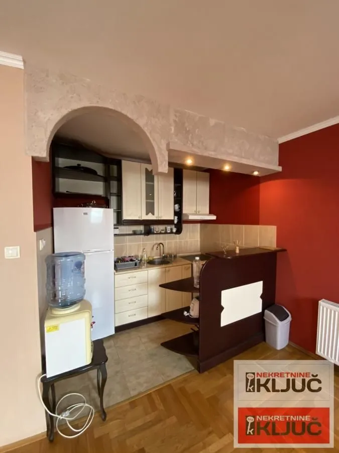 Prodaja, trosoban stan, 100m², Sajmište, Novi Sad