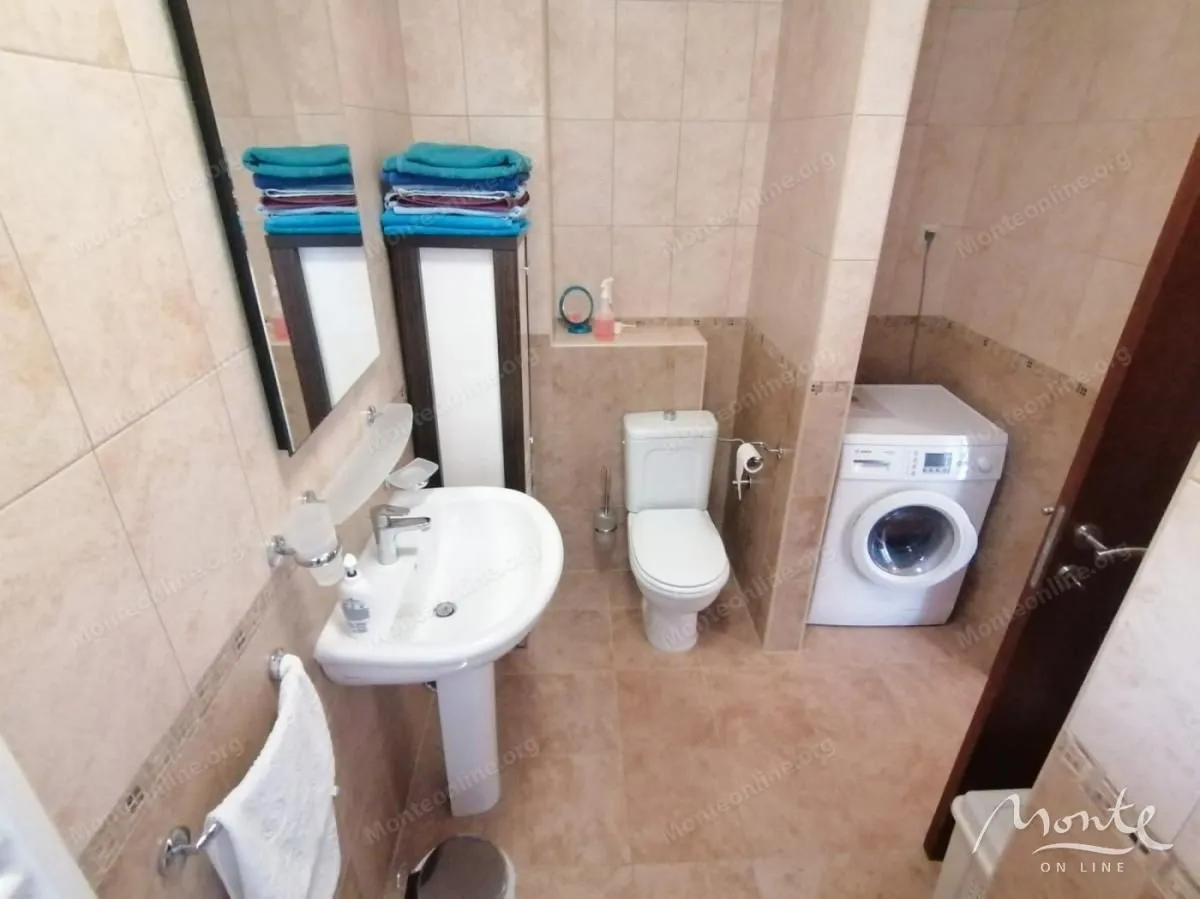 Sale, two bedroom apartment, 98m², Bečići, Budva