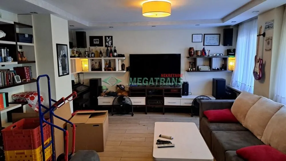 Izdavanje, četvorosoban stan, 130m², Liman 3, Novi Sad Sve Podlokacije