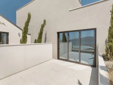 Sale, two bedroom apartment, 81m², Porto Montenegro, Tivat - image 12