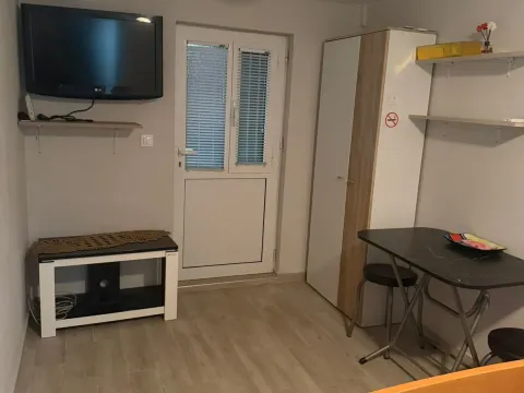 Rent, studio apartment, 35m², Mažina, Tivat - image 5