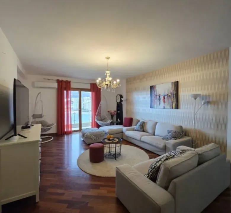 Izdavanje, dvosoban stan, 108m², Rafailovići, Budva