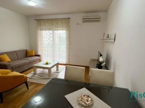 Izdavanje, jednosoban stan, 51m², City Kvart, Podgorica