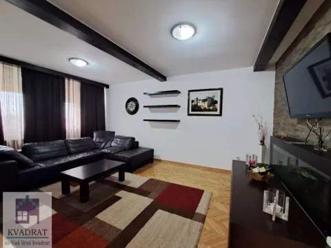 Izdavanje, četvorosoban stan, 97m², Obrenovac, Beograd - image 1