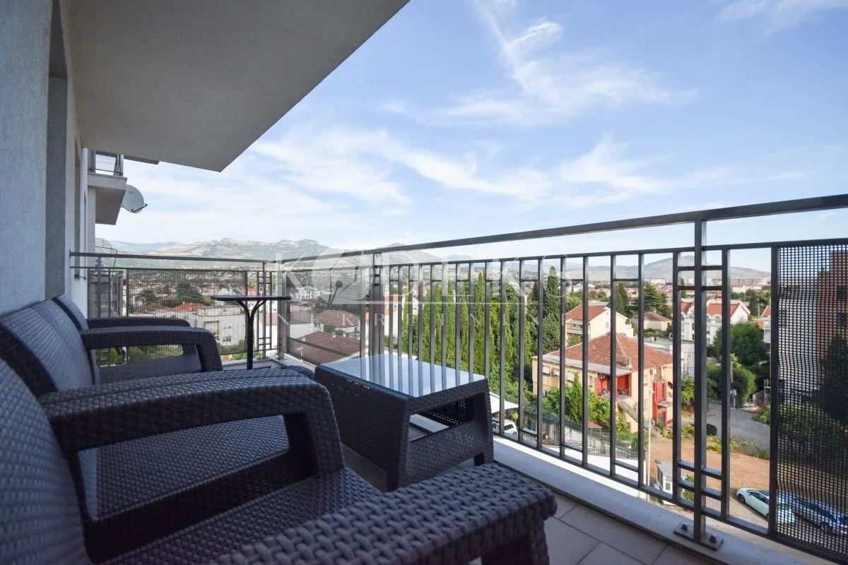 Izdavanje, dvosoban stan, 75m², Gorica C, Podgorica