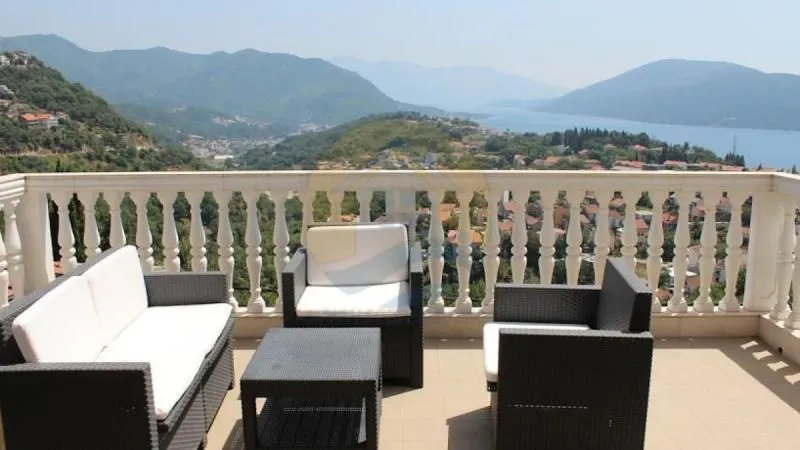 Prodaja, kuća, 319m², Herceg Novi, Crna Gora