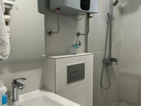 Rent, two bedroom apartment, 65m², Donja Lastva, Tivat - image 9