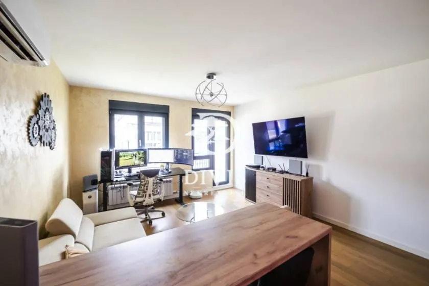 Prodaja, dvosoban stan, 40m², Stari Grad, Beograd