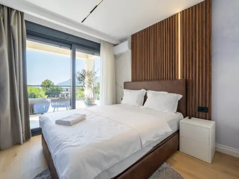 Izdavanje, trosoban stan, 85m², Tivat, Crna Gora - image 10