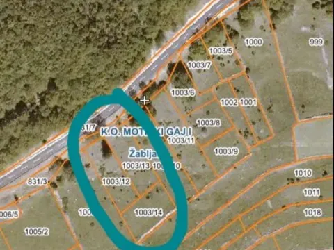 Zemljište in Motički gaj