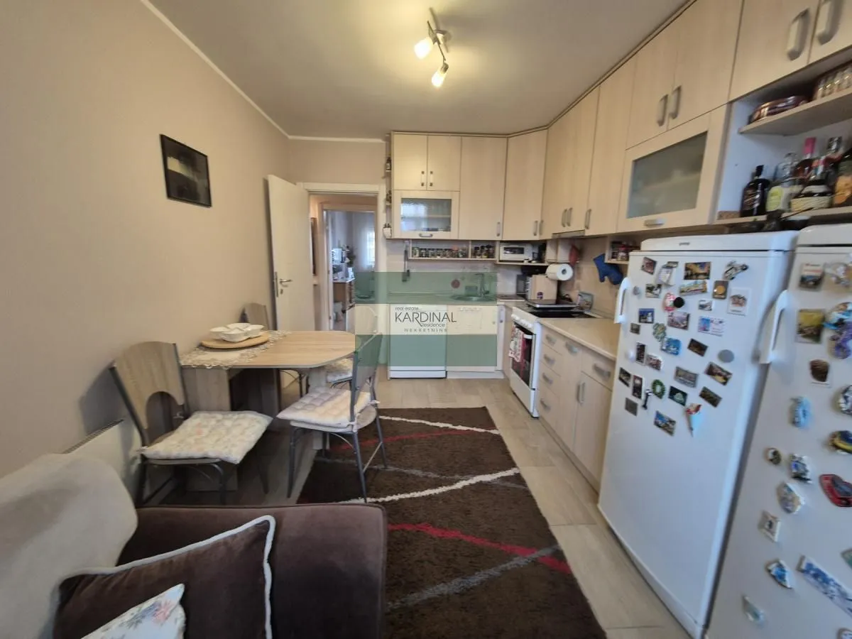Prodaja, dvosoban stan, 54m², Centar, Ćuprija