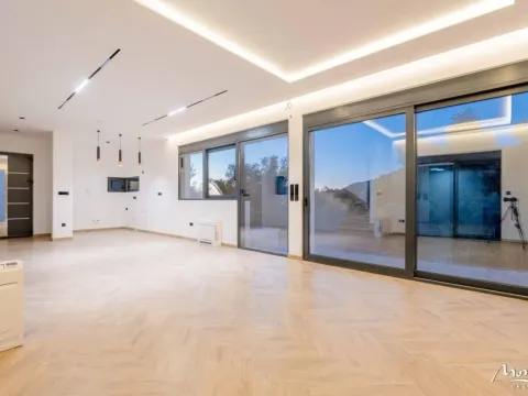 Prodaja, kuća, 240m², Kamenovo, Budva - image 2