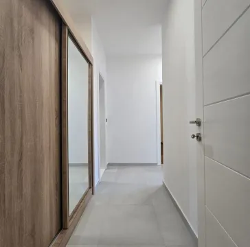 Prodaja, dvosoban stan, 71m², Gorica C, Podgorica - image 2
