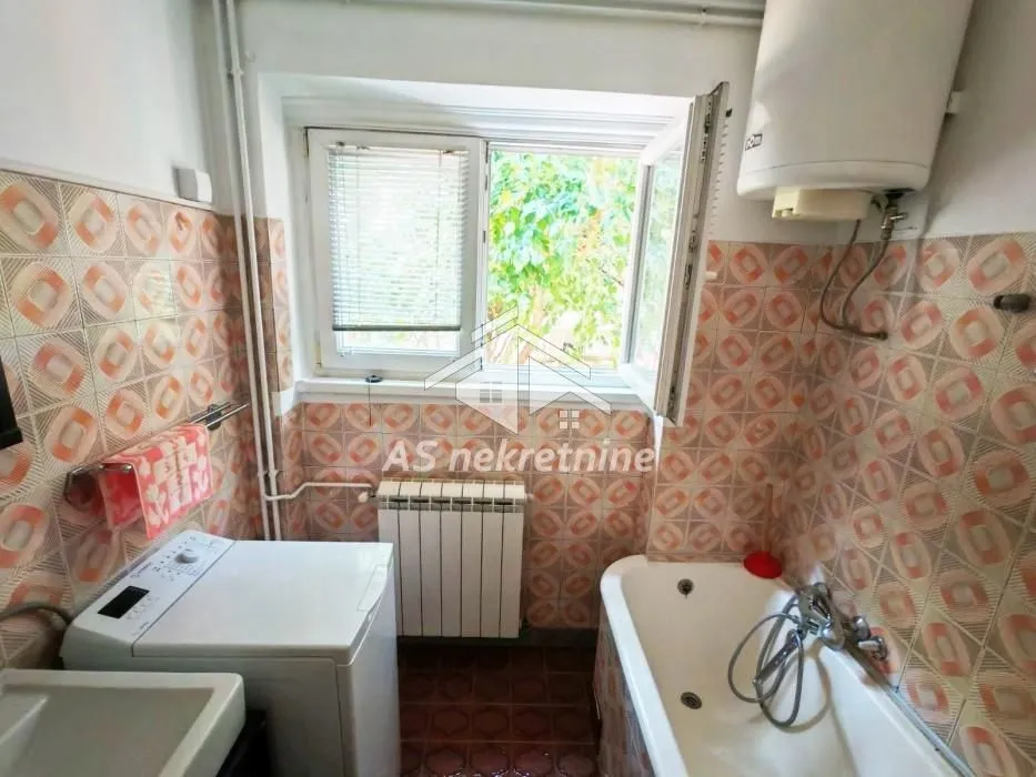 Izdavanje, jednosoban stan, 44m², Slavija, Vračar Sve Podlokacije