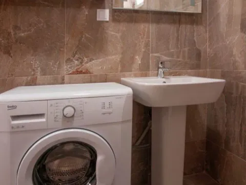 Izdavanje, garsonjera, 30m², Bečići, Budva - image 10