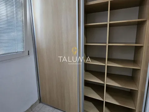 Izdavanje, dvosoban stan, 68m², Stari Aerodrom, Podgorica - image 9