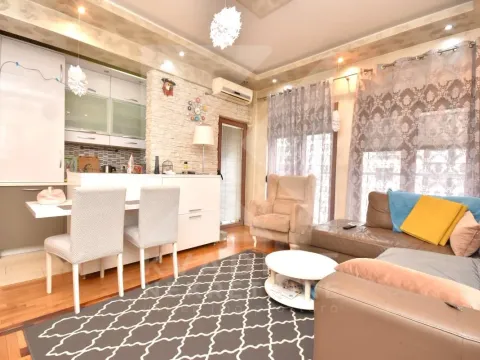 Rent, two bedroom apartment, 56m², Blok 6, Podgorica - image 3