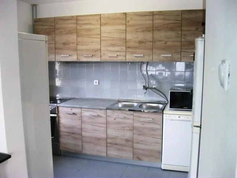 Izdavanje, četvorosoban stan, 96m², Centar, Niš