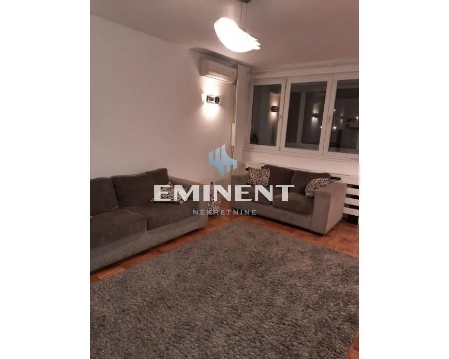 Izdavanje, trosoban stan, 70m², Novi Beograd Sve Podlokacije, Beograd