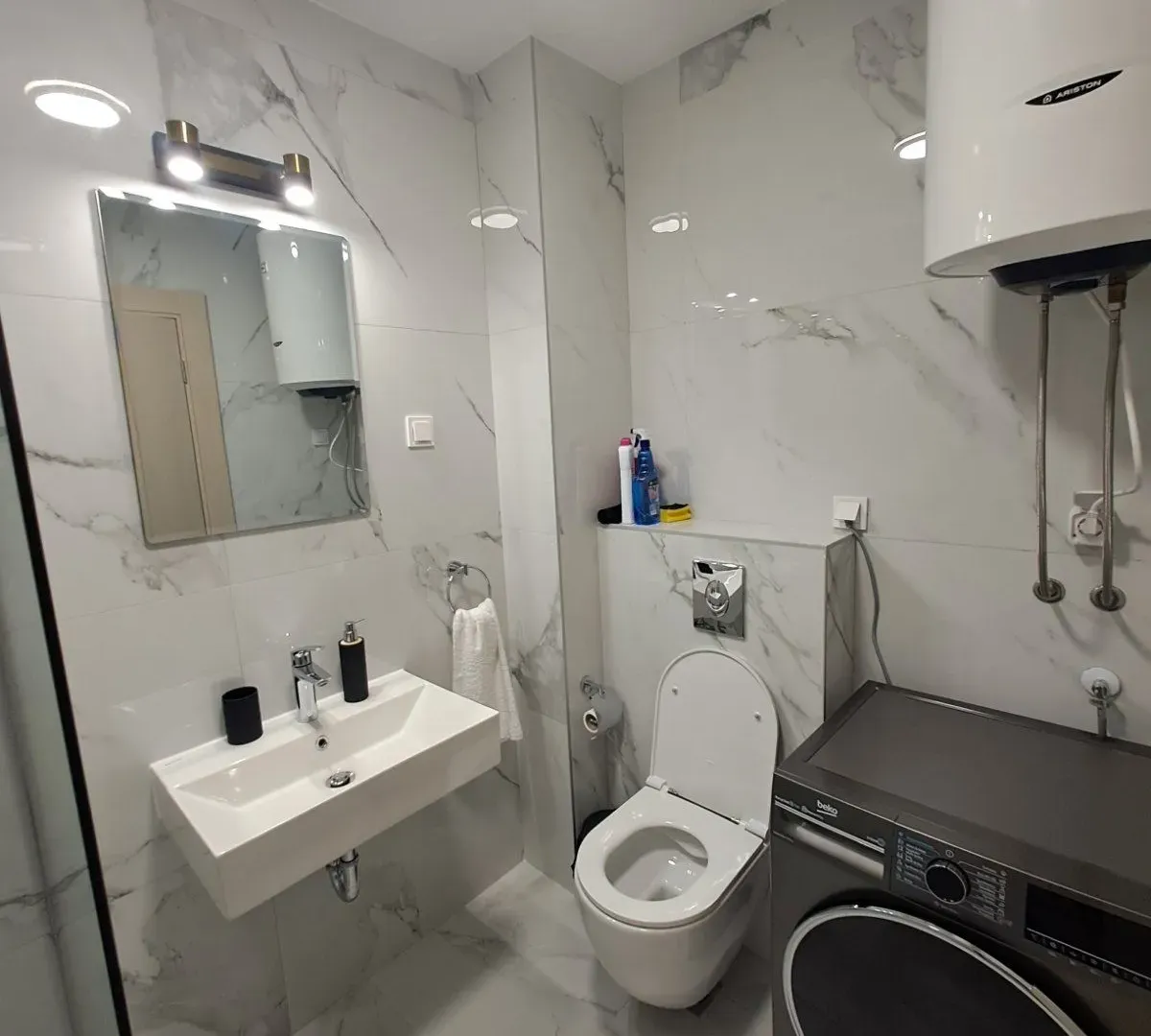 Izdavanje, dvosoban stan, 60m², Stara Varoš, Podgorica