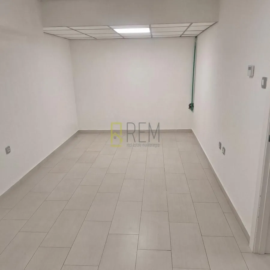 Rent, office space, 220m², Drpe Mandića, Podgorica