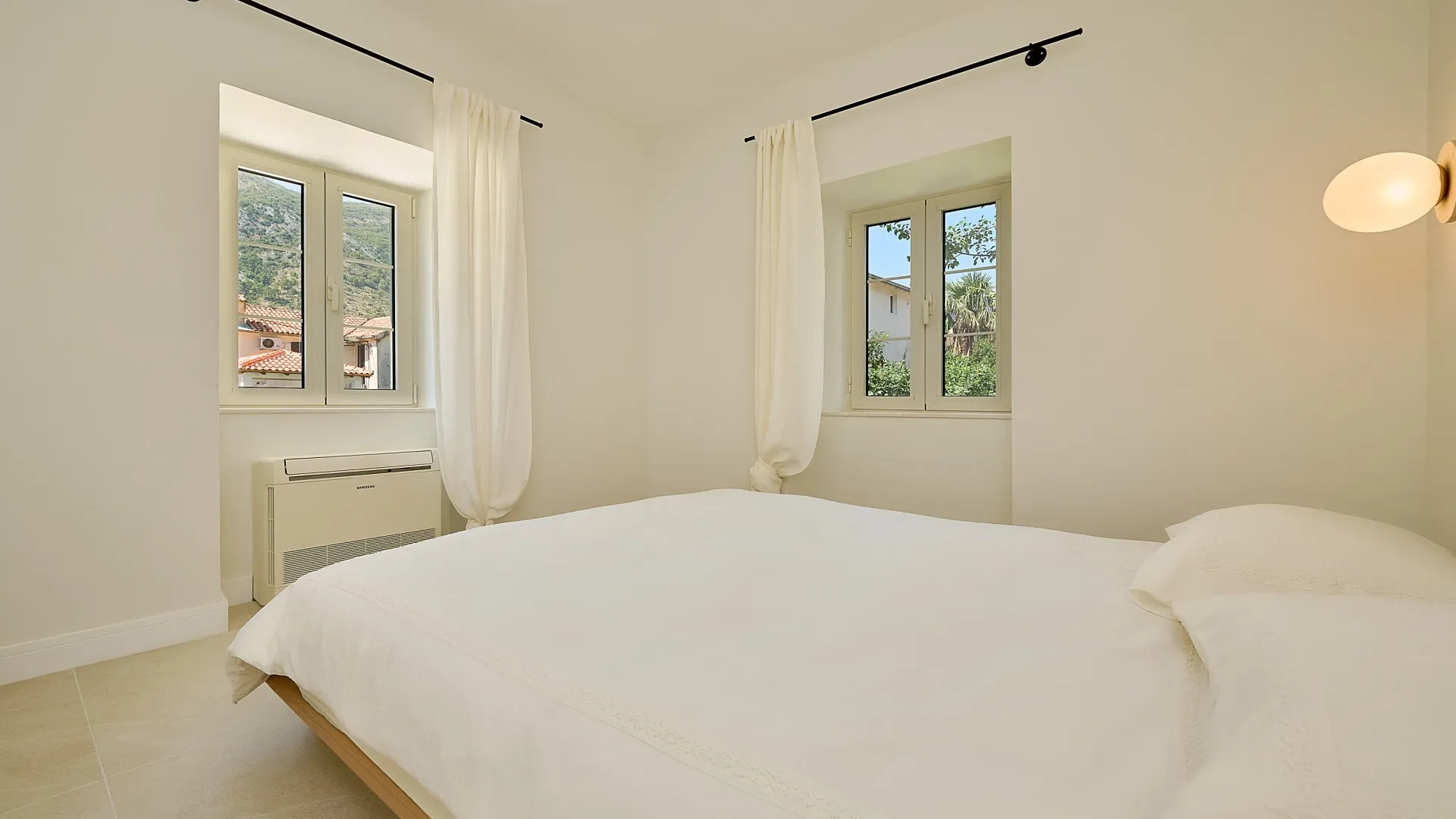 Izdavanje, kuća, 200m², Dobrota, Kotor