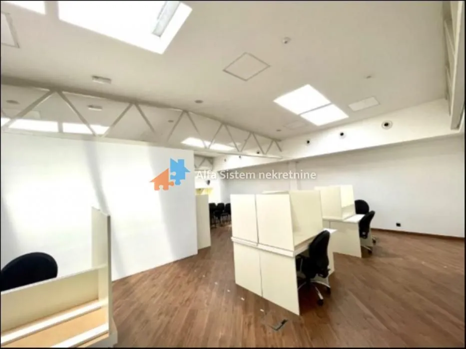 Rent, office space, 325m², Retenzija, Beograd