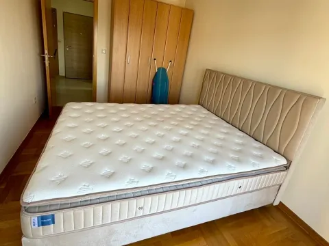 Rent, one bedroom apartment, 47m², Blok 6, Podgorica - image 4