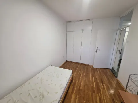 Izdavanje, dvosoban stan, 65m², Blok 5, Podgorica - image 2