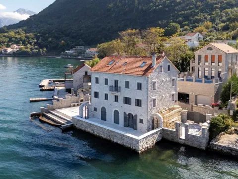 Prodaja, kuća, 731m², Stoliv, Kotor