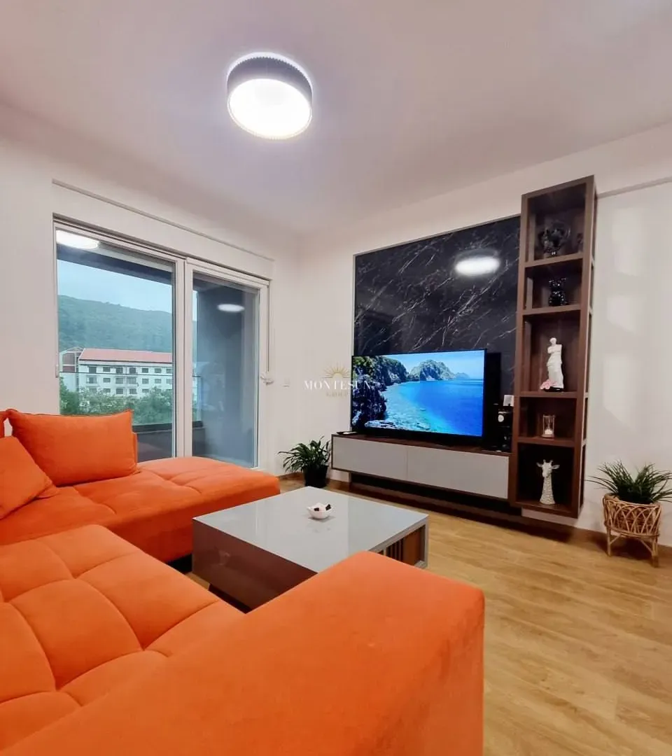 Rent, two bedroom apartment, 69m², Centar, Budva